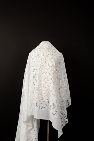 [Lisbon Light Series] Vintage Quatrefoil & Diamond Faux-Patchwork Embroidered Lace | Architectural Bridal Fabric