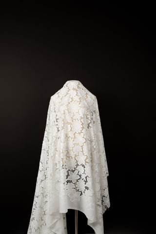 [Solaris Bloom Series] Oversized Daisy Embroidered Honeycomb Mesh Lace | Mod Bridal Fabric