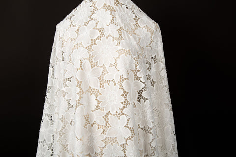 [Solaris Bloom Series] Oversized Daisy Embroidered Honeycomb Mesh Lace | Mod Bridal Fabric